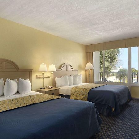 Days Inn By Wyndham Lenox Ma Экстерьер фото