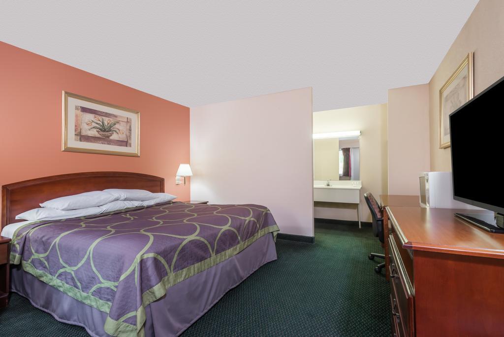 Days Inn By Wyndham Lenox Ma Номер фото