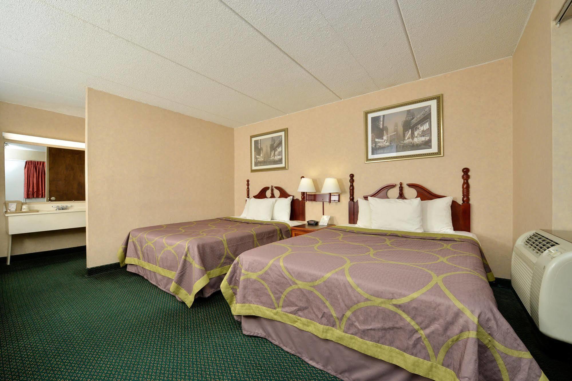 Days Inn By Wyndham Lenox Ma Экстерьер фото